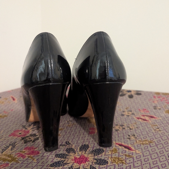 J. Vincent Patent Leather Heels - Picture 4 of 7